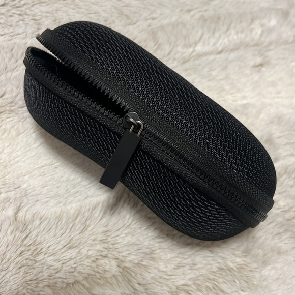 Costa Zipper Sunglass Case - Picture 5 of 9